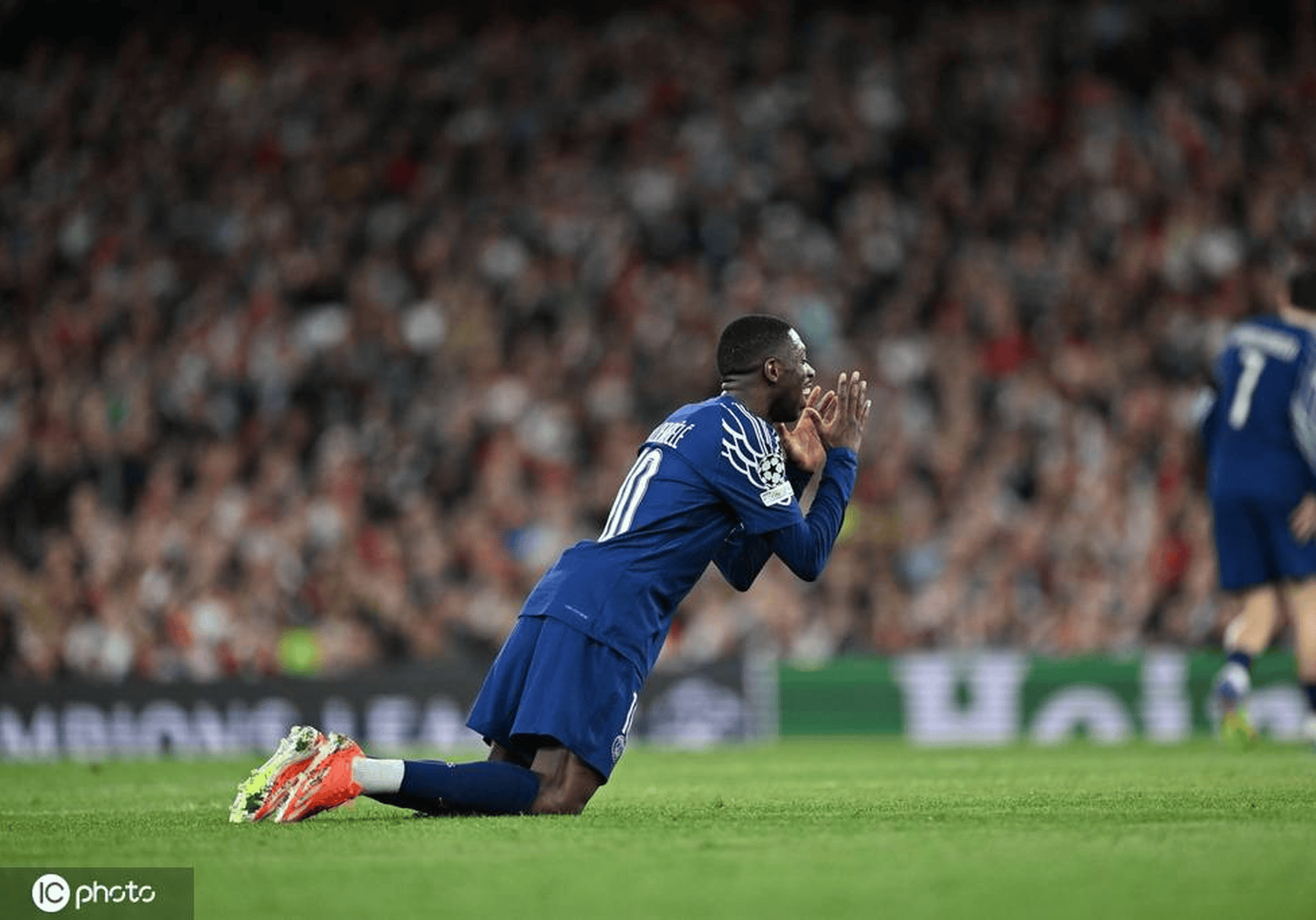 包含巴黎圣日耳曼客场惨败，联赛前景堪忧！的词条